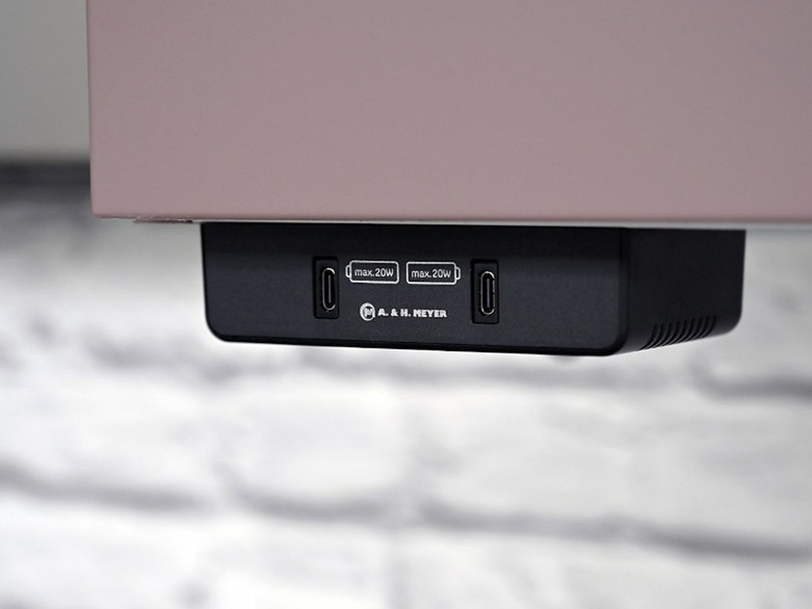 Energie skrytá v nábytku – NETBOX Charge